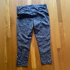 Oalka High Waisted Capri leggings, Large